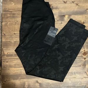 NWT black camo legging